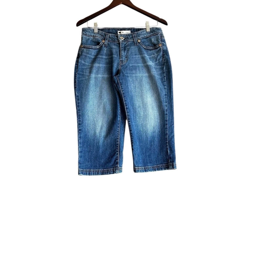 LEVI’S WOMAN CAPRI JEANS DENIM BLUE SZ 10